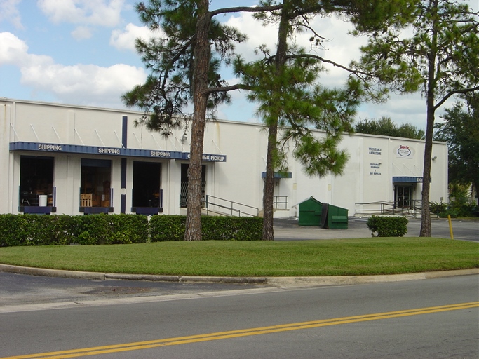 2301 Premier Row, Orlando, FL 32809 - Max King Realty
